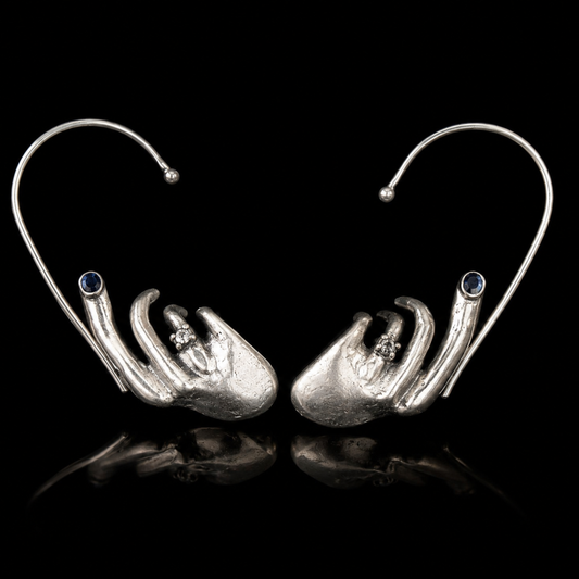 Oxidized Silver Finish Hand-Grip Ear Cuff with Stone Accent | Avant-Garde Statement Ear Cuff