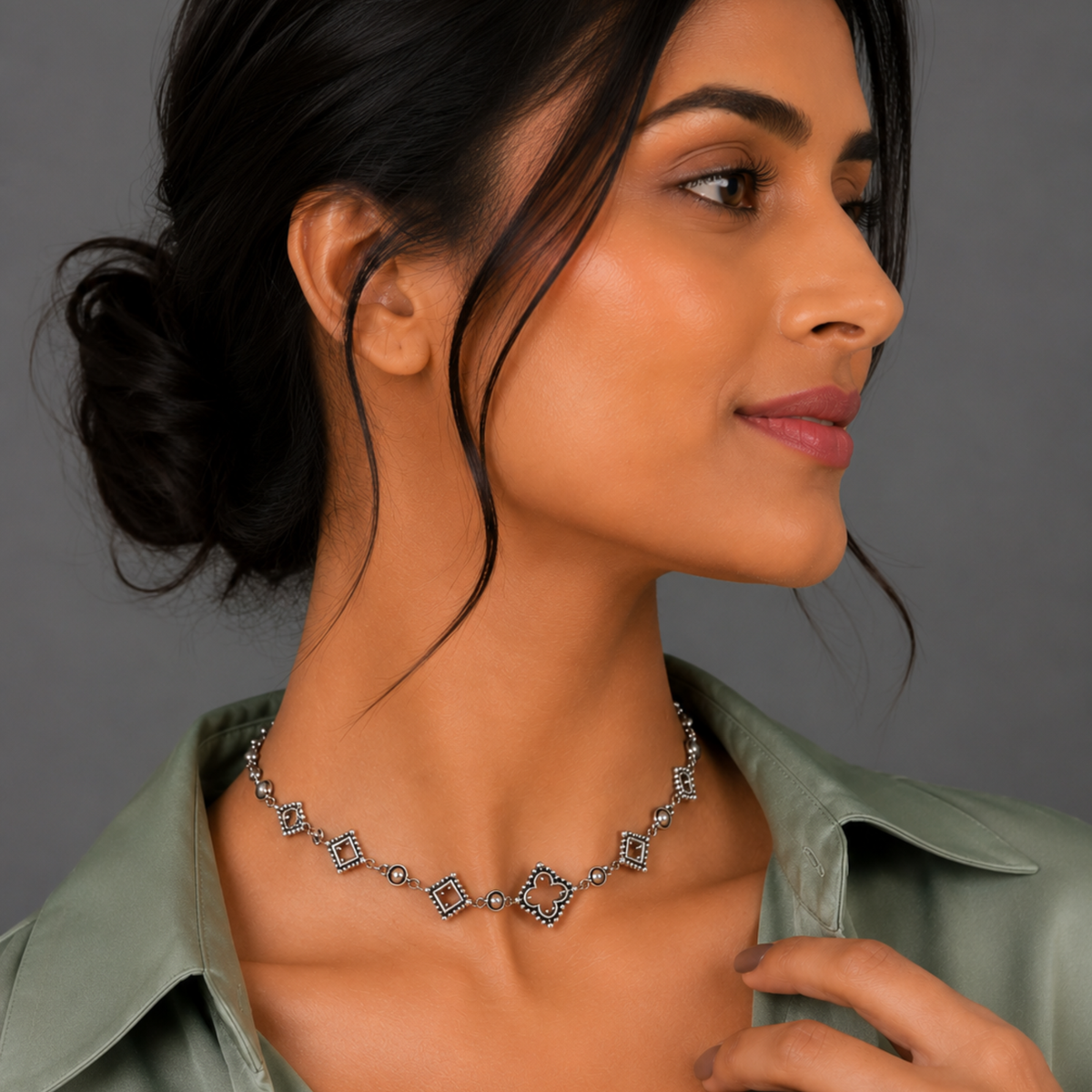 Ornate Silver Clover & Geometric Motif Choker Necklace