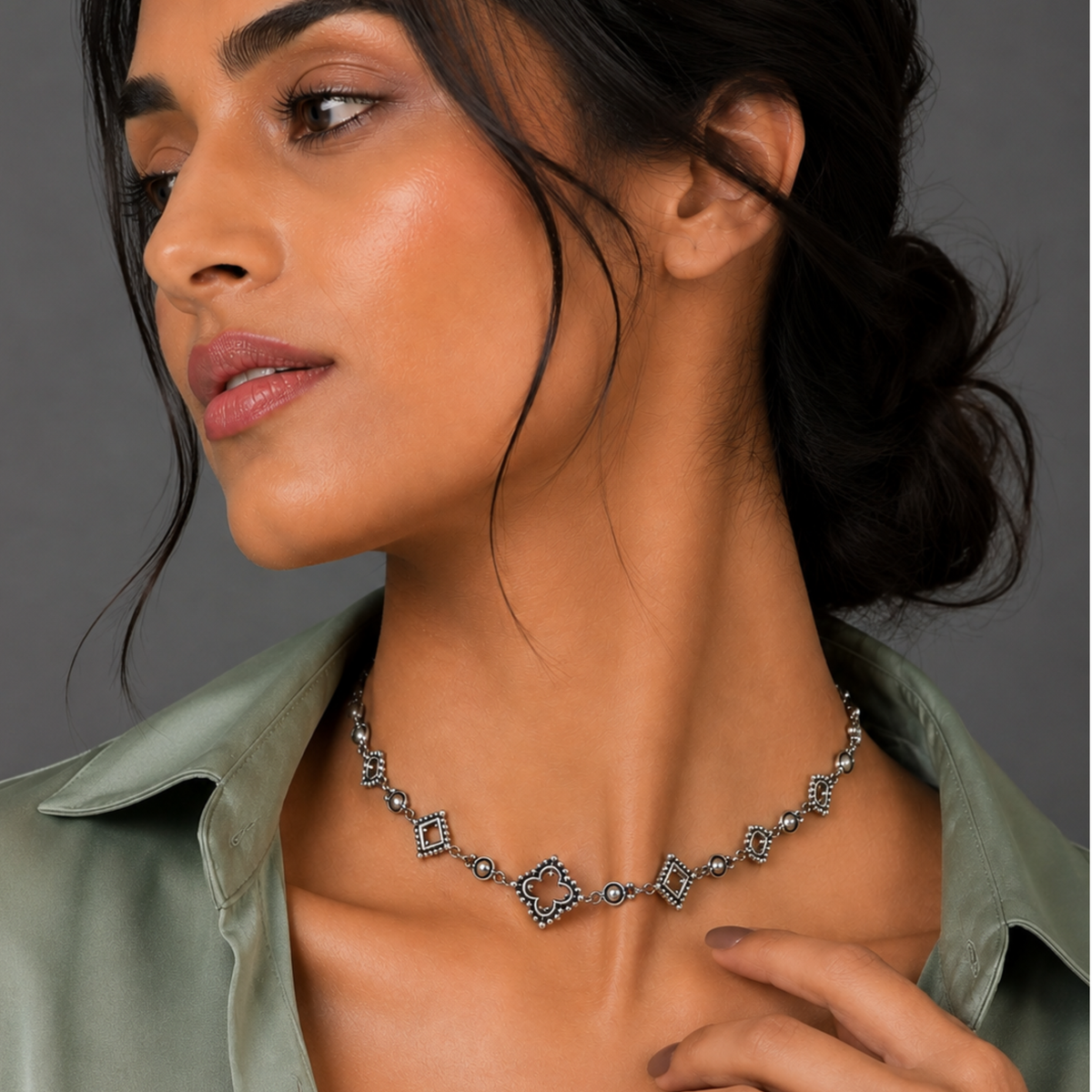 Ornate Silver Clover & Geometric Motif Choker Necklace