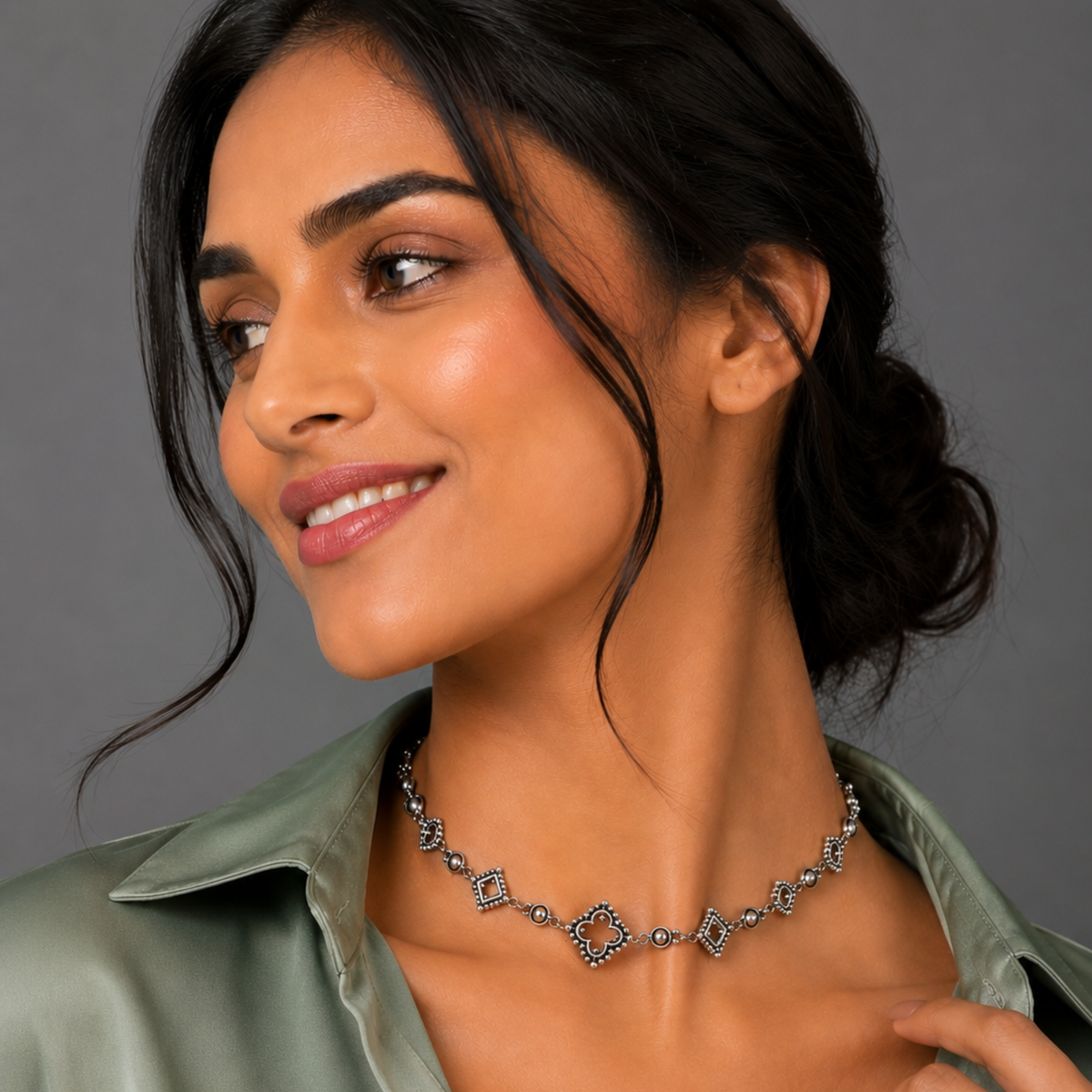 Ornate Silver Clover & Geometric Motif Choker Necklace
