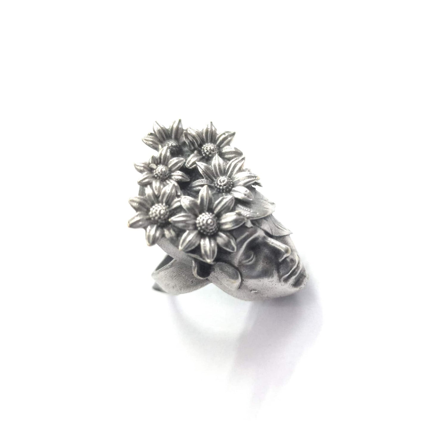 Dulcett Oxidised Silver Face Ring – Handcrafted Nature-Inspired Design