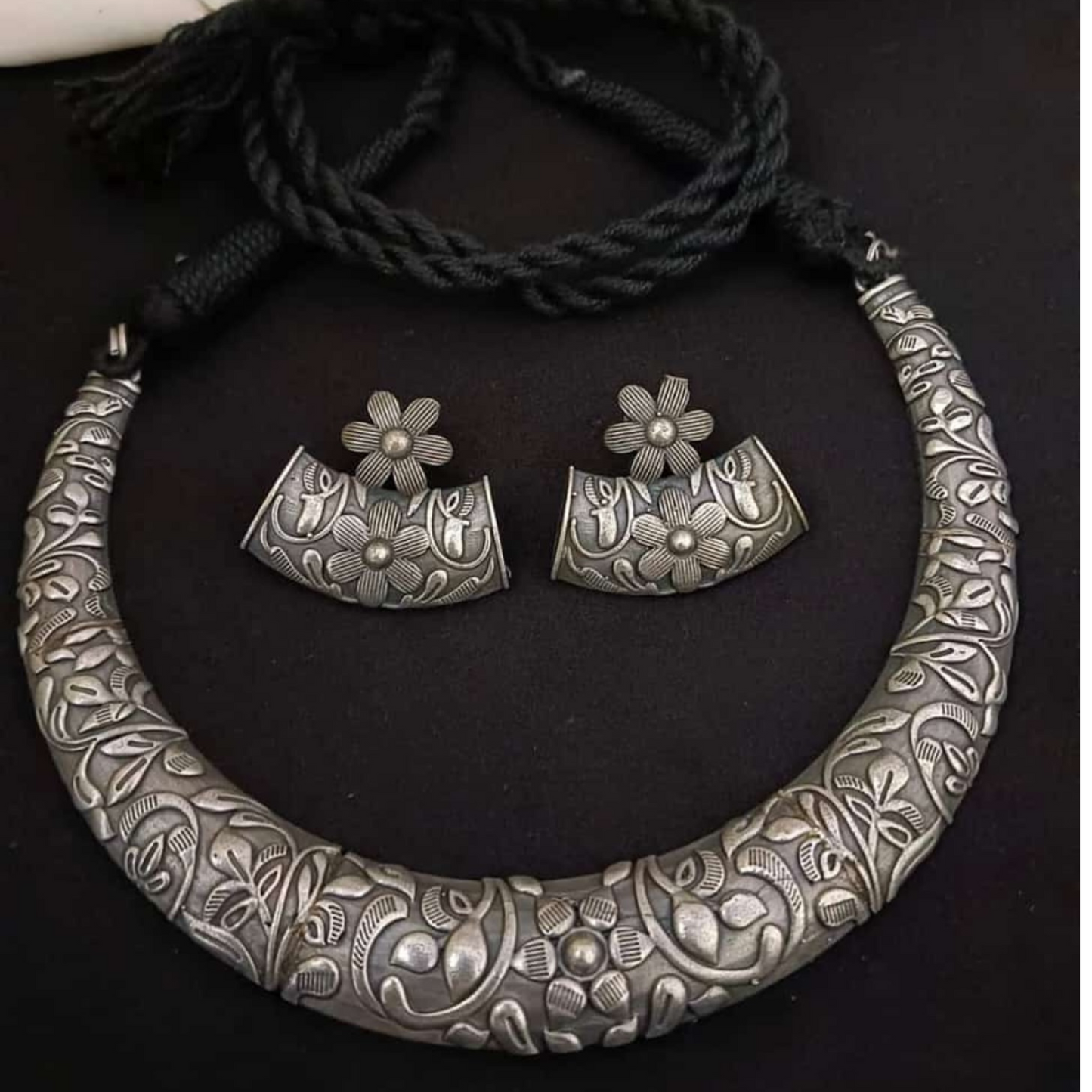Oxidized Silver-Plated Hasli Set - Traditional Ethnic Necklace for Women