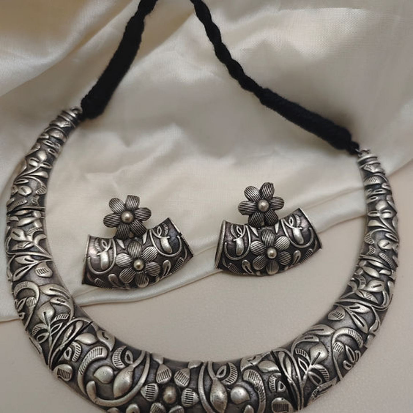Oxidized Silver-Plated Hasli Set - Traditional Ethnic Necklace for Women